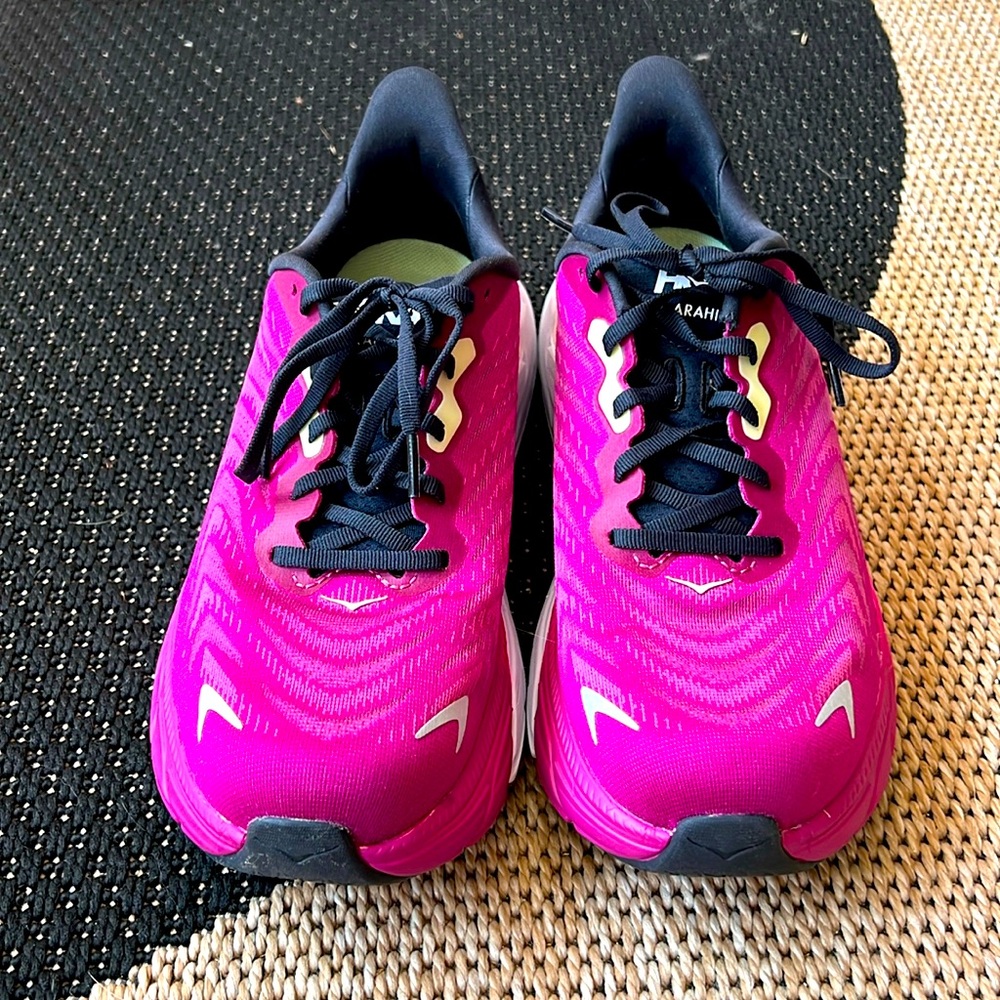 Hoka Arahi 6 women’s 9 wide